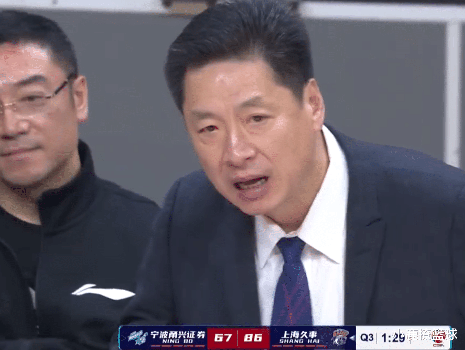 上海男篮|上海队34分大胜富邦！任骏威19+7，刘铮20分，李春江怒批球员轻敌