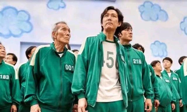 金球奖|李政宰《鱿鱼游戏》抵制金球奖,汤姆克鲁斯退回三个金球奖杯