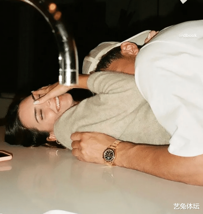 净资产|詹姆斯、奥尼尔都差的远，NBA名媛收入真高，难怪布克看上詹娜