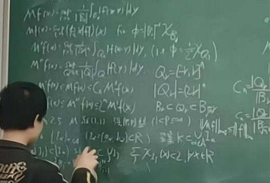 安妈育儿日|北大韦神被“质疑”不会讲课,教学能力差,网友:非捧即杀来了?