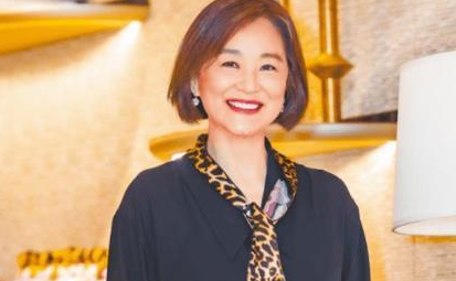 林青霞 没想到减肥成功后的林青霞，五官变得更加立体了，甚至魅力不减当年，不愧是女神！