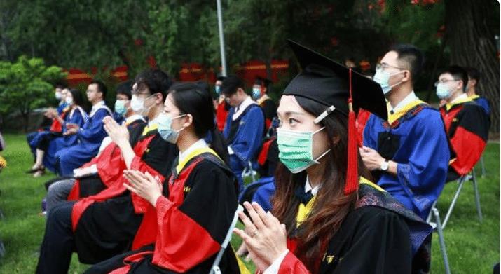 徐丰溪|研究生2大“怪像”，导师一言不合劝直博，男硕士成“抢手货”