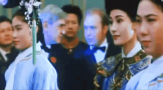 谢娜|“回眸一笑”真的不要硬演，有人倾倒众生，有人我想给她按回去