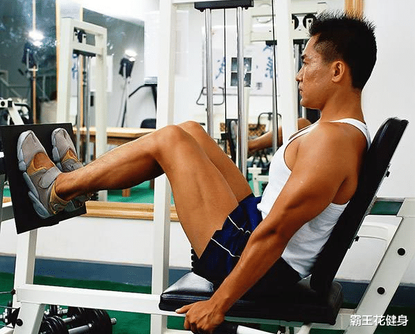 无氧运动|宅在家中如何有效锻炼？试试无氧运动，消耗多余糖原，间接瘦身