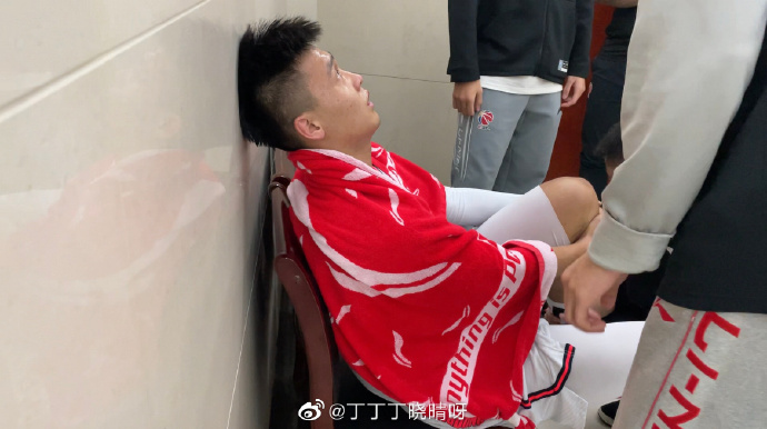 杜鋒|4分鐘落后20分仍不放棄！當(dāng)趙睿跳著離場(chǎng)時(shí)，誰注意到杜鋒的眼神