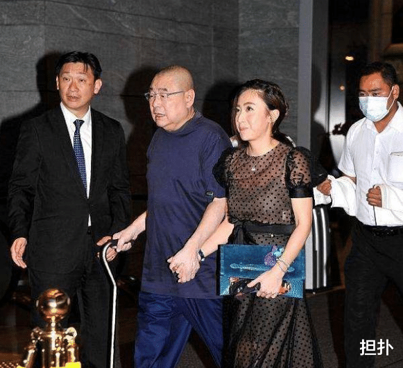 莫妮卡·贝鲁奇|去公司开会穿着拖鞋睡衣，却带着七八个保镖，他才是真正隐形富豪