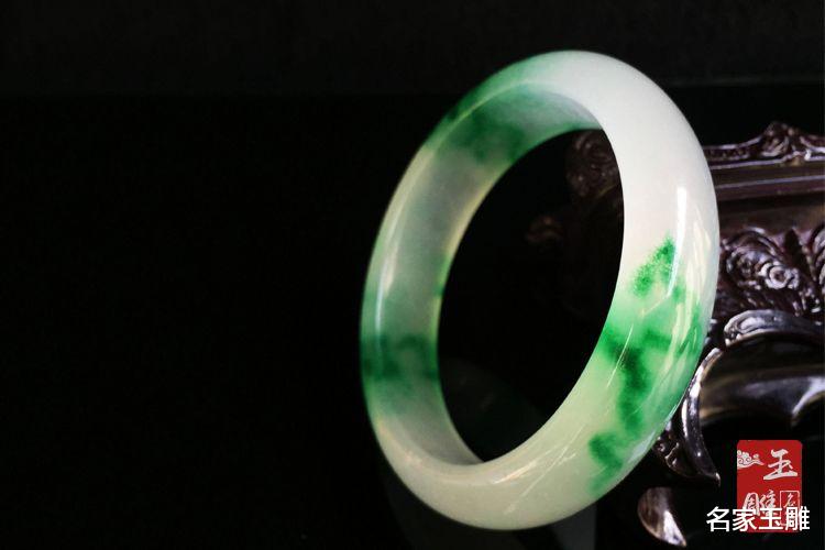 翡翠|什么玉镯好？怎么挑选玉镯子？