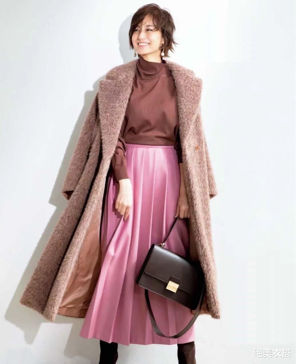 绝美衣搭 凭着“高雅穿搭”，50+的她美成一幅画！3个精髓，带你轻松取经