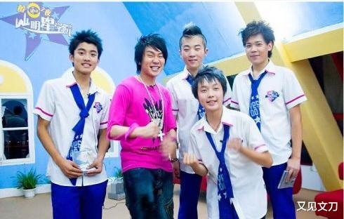 鹿晗|归国四子现状起底：吴亦凡被刑拘，黄子韬、张艺兴、鹿晗又当如何