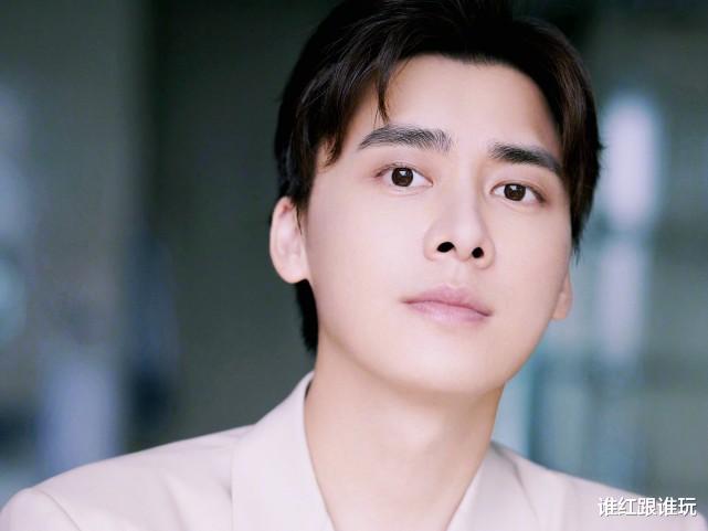 赵丽颖|明星捐款名单更新：张哲瀚100万，赵丽颖100万，李易峰150万