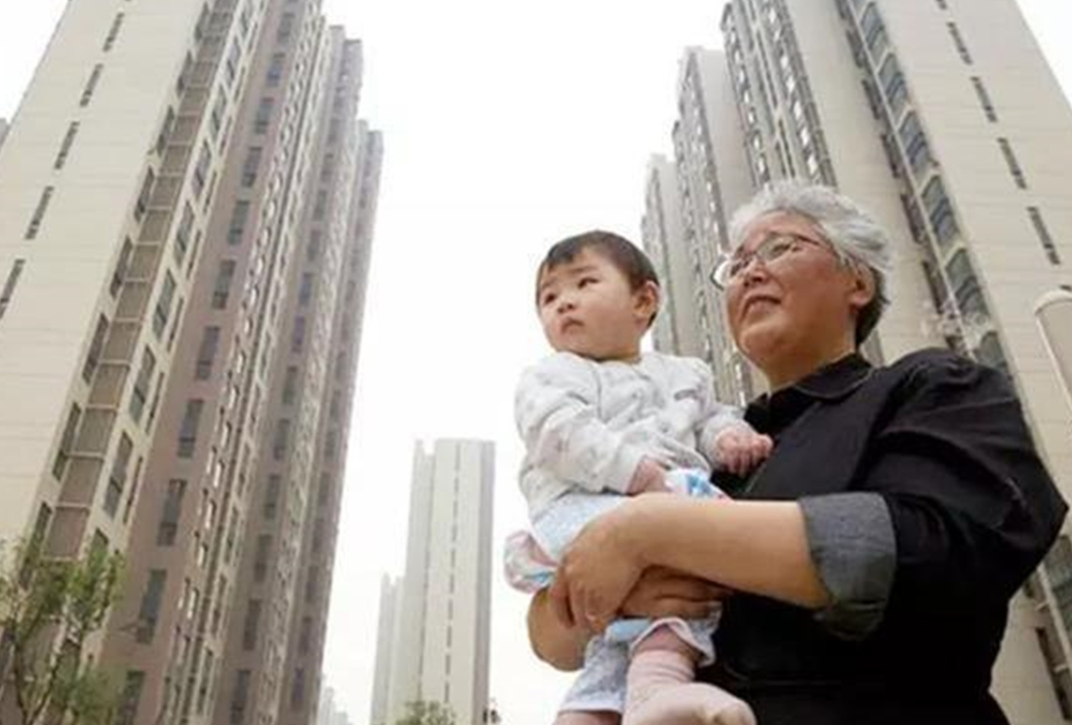 Ainee妈咪|“接力带娃”受追捧,孩子有人照顾,但真的是你好我好大家好吗?