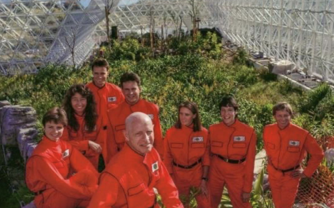 移民 30年前，科学家将4男4女关在一起，进行了一项奇怪的实验！