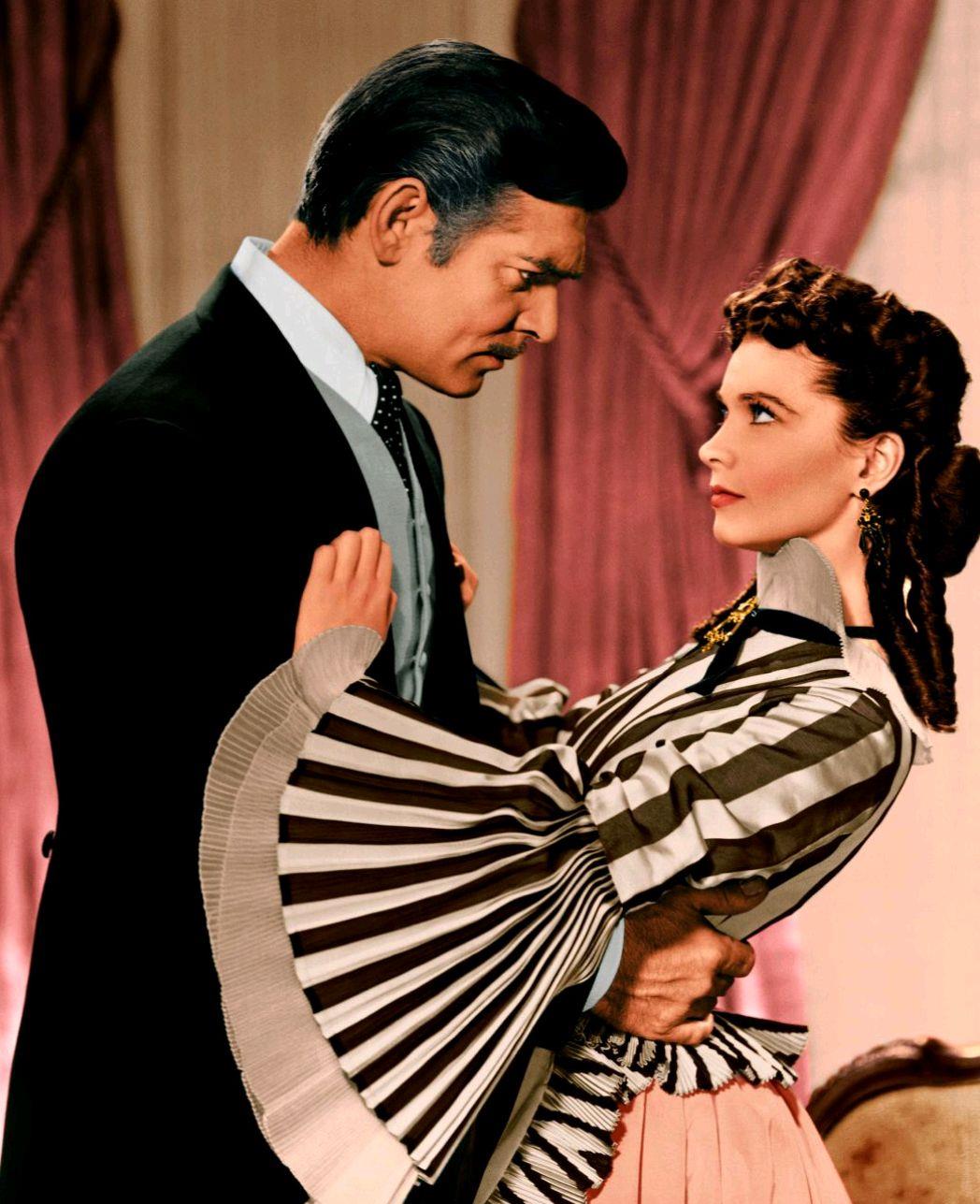 欧美时尚前线|费雯丽的眉眼很独特:高低眉很灵动,眼睛会说话