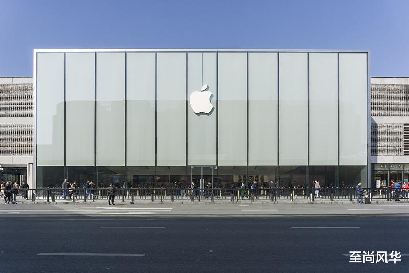 乔布斯|iPhone13Pro乔布斯版正式发布，苹果是在打怀旧情怀吗？