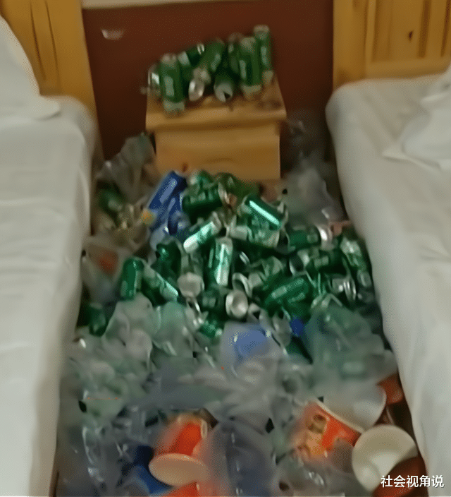 社会视角说 江苏一男子住宾馆7天，走时酒瓶堆积如山，“1年喝不了这么多”