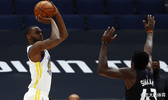 王哲林|沒有庫里就是爛隊，勇士輸61分，日本前鋒打爆懷斯曼，科爾：恥辱