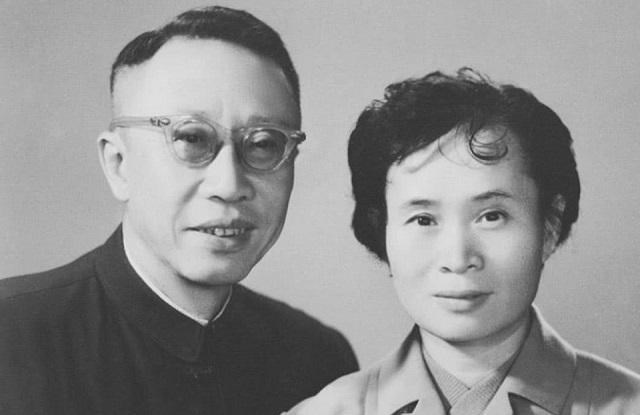 心悦雅萌|溥仪临终久久不肯咽气，直到一个人出现后，他才安详地闭上眼睛