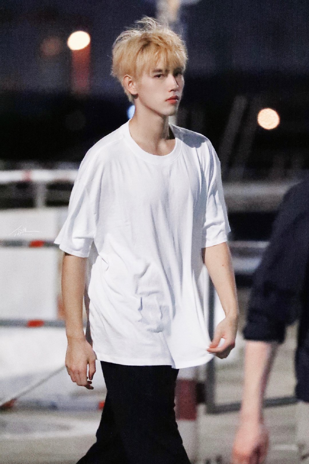 陈凯歌|陈飞宇新剧金发路透被赞，网友称幸亏没长得随陈凯歌