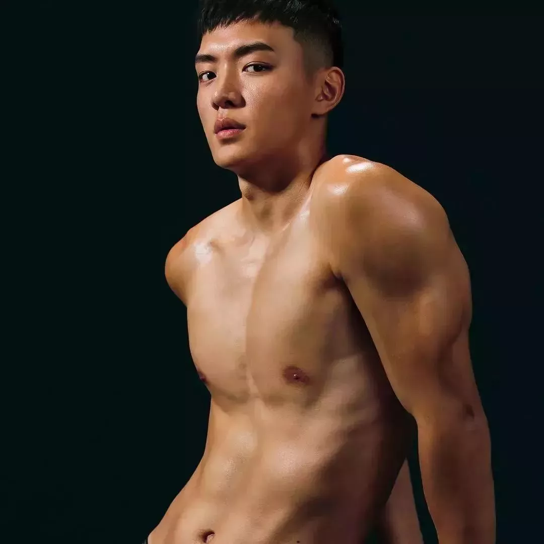 帅哥|六位肌肉帅哥可以做你“一日男友”，你会选谁？