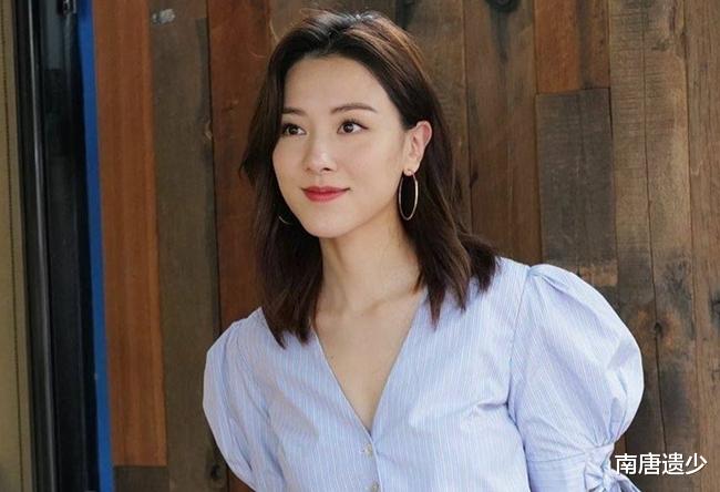 何依婷|TVB颁奖在即小花军团大洗牌，何依婷成女飞热门，龚嘉欣后劲不足