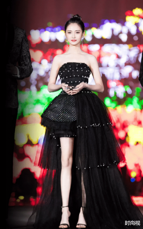 穿衣搭配|刘诗诗江疏影穿搭黑色裙装气质非凡，陈钰琪好身材挡不住