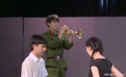 杨紫|明星校园生活大不同！AB一周10块钱，郑恺开豪车上学，杨紫接地气