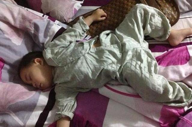 京妈说|穿多点盖厚点才不会受凉感冒？不想一入秋就让娃生病，家长这样做