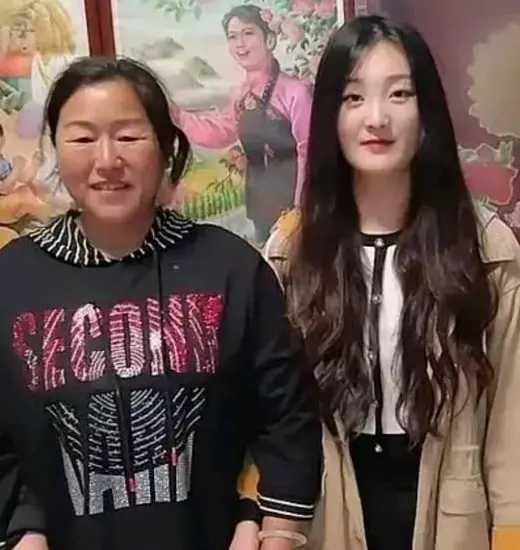 陈亚男|朱楼村民曝：陈亚男以“肚子疼、小伟脚臭”为由，拒绝朱小伟进屋