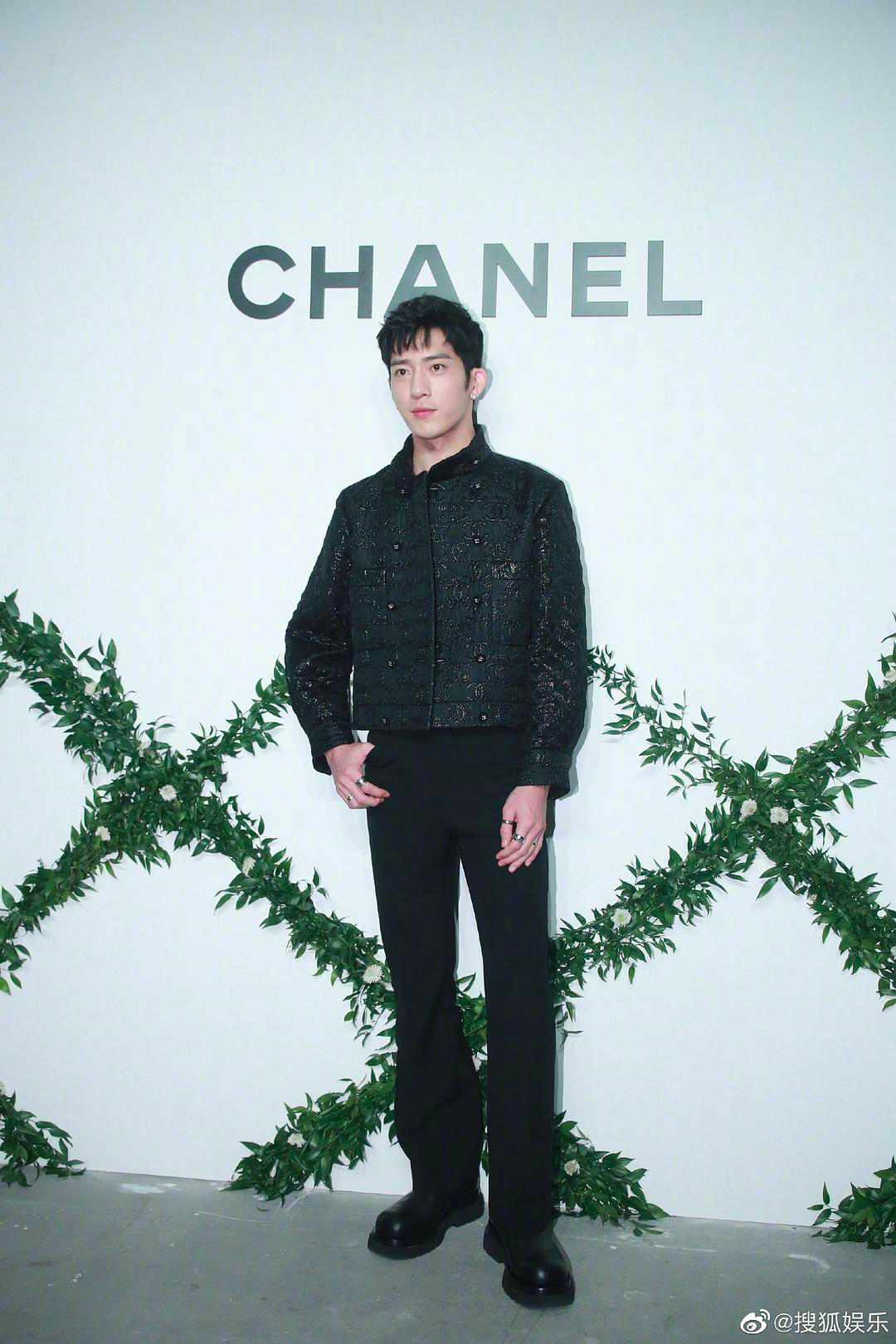 香奈儿|香奈儿酒会的男星，被吐槽简直是保安集会，陈伟霆我都没认出来？
