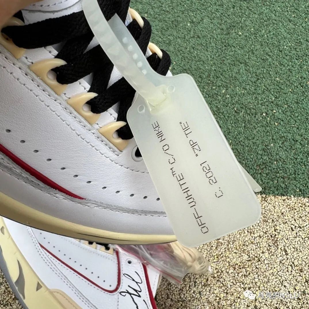 难舍离断 还没发售的jordan亲签OW AJ2细节大公开 蜥蜴皮料能用上不？实拍3%理念下的奢华球鞋