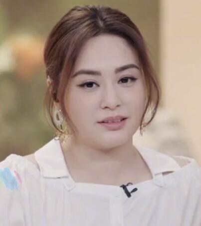 陈红|11位变胖的女星个个脸圆脖子粗，贾玲早年让人意外，陈红是真美人