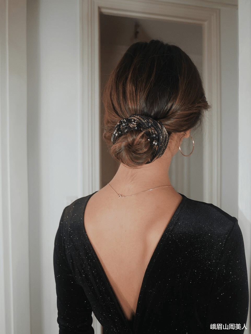 峨眉山周美人|奔五的女人，不要把自己打扮得很廉价，这3种搭配最好不要有