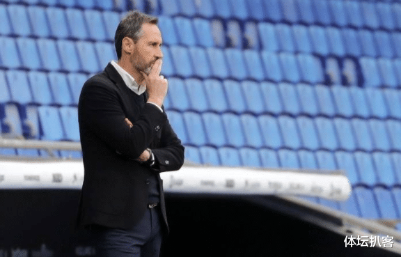 西班牙人|1-1！2-1！西班牙人爆大冷：核心染红，无缘提前夺冠，主帅发飙