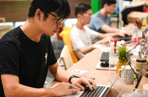大学|计算机专业毕业后，人均月薪过万是真的吗，或许真相没那么简单