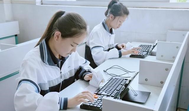 家中大小宝|将降低中专生进入大学的门槛?学生们殷殷期盼,迎来了教育部回复