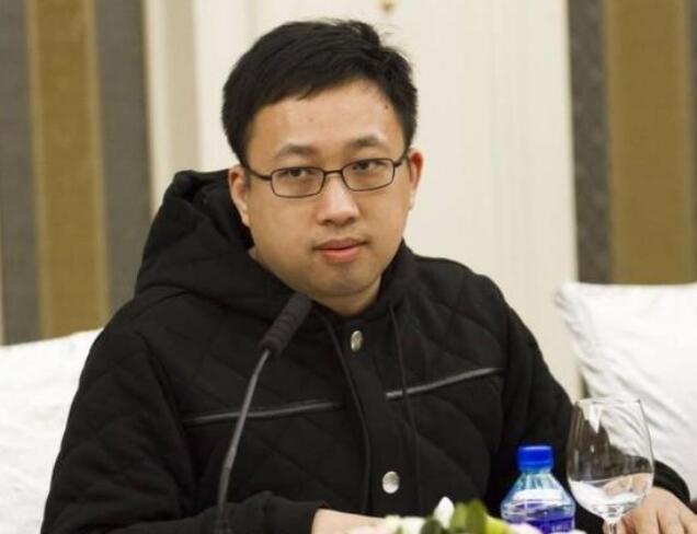 于正|于正眼光真有“毒”，本以为许凯的颜值是一绝了，没想到8岁的他才是神颜