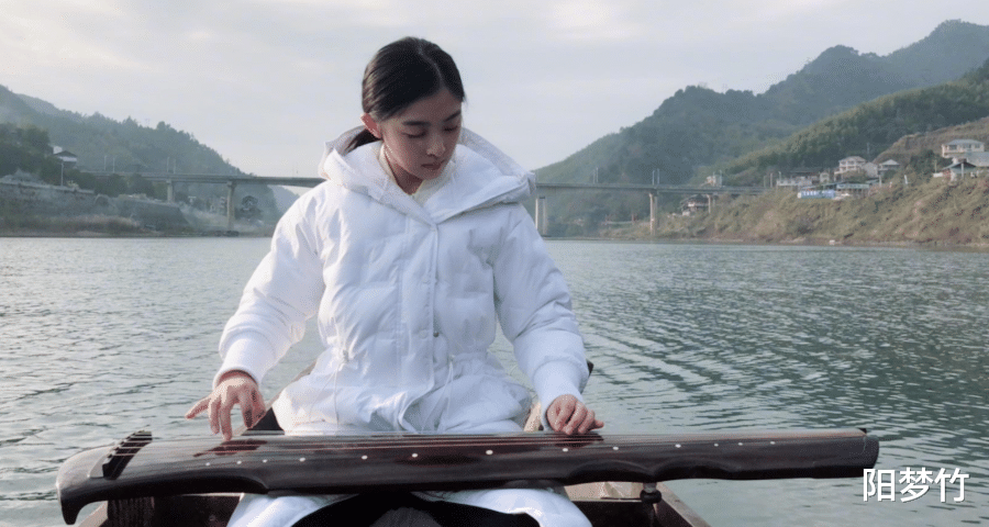 张含韵|初代《超级女声》谁还记得？多数人淡出娱乐圈，剩一人在挣扎求存