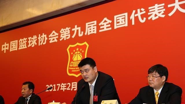 小喵姐|郭士强辞任国家队助理教练，杜峰寻帮手，杨鸣或进入助教团队