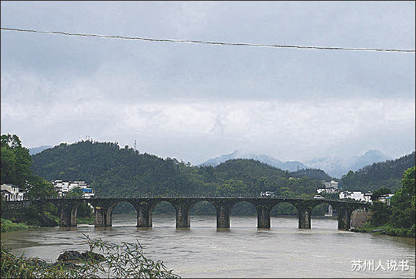 苏州人说书 皖南最具画面感的古桥，紫气东来，歙县福地