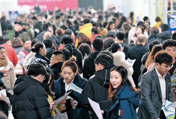 安妈育儿日|985高校博士求职，被11所高校“无情”拒绝，背后原因令人心酸