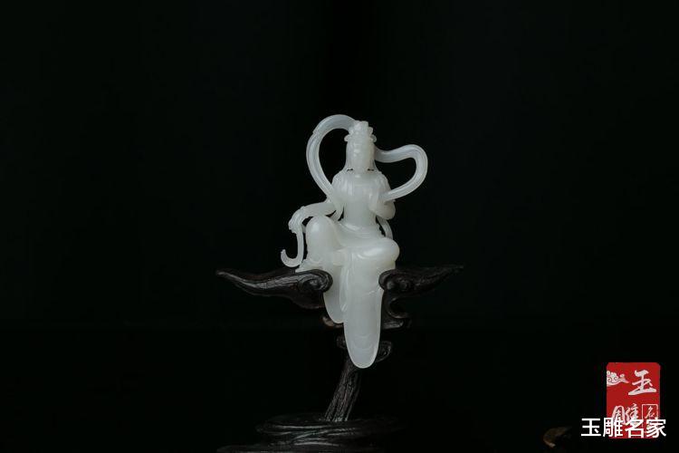 玉雕|浅析玉雕中的佛教题材，为何人们都喜欢以玉塑佛