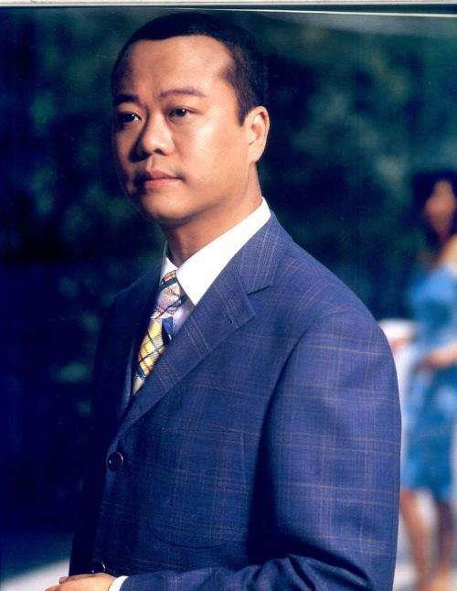 林保怡|靠气质也能变大帅哥，林保怡、陈豪等十位港圈男神别有韵味！