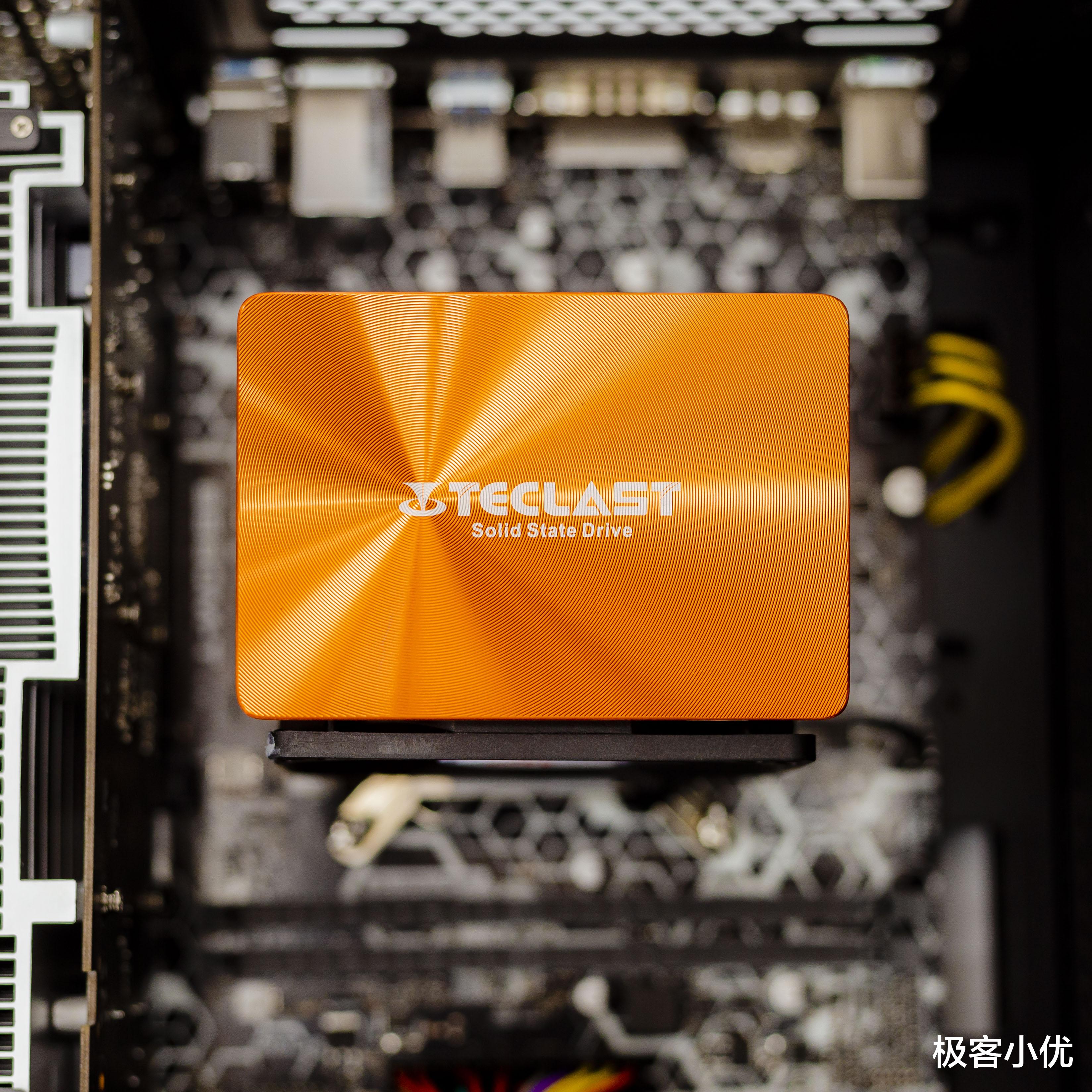 硬盘|开机速度飞起了，这款硬盘也太给力了