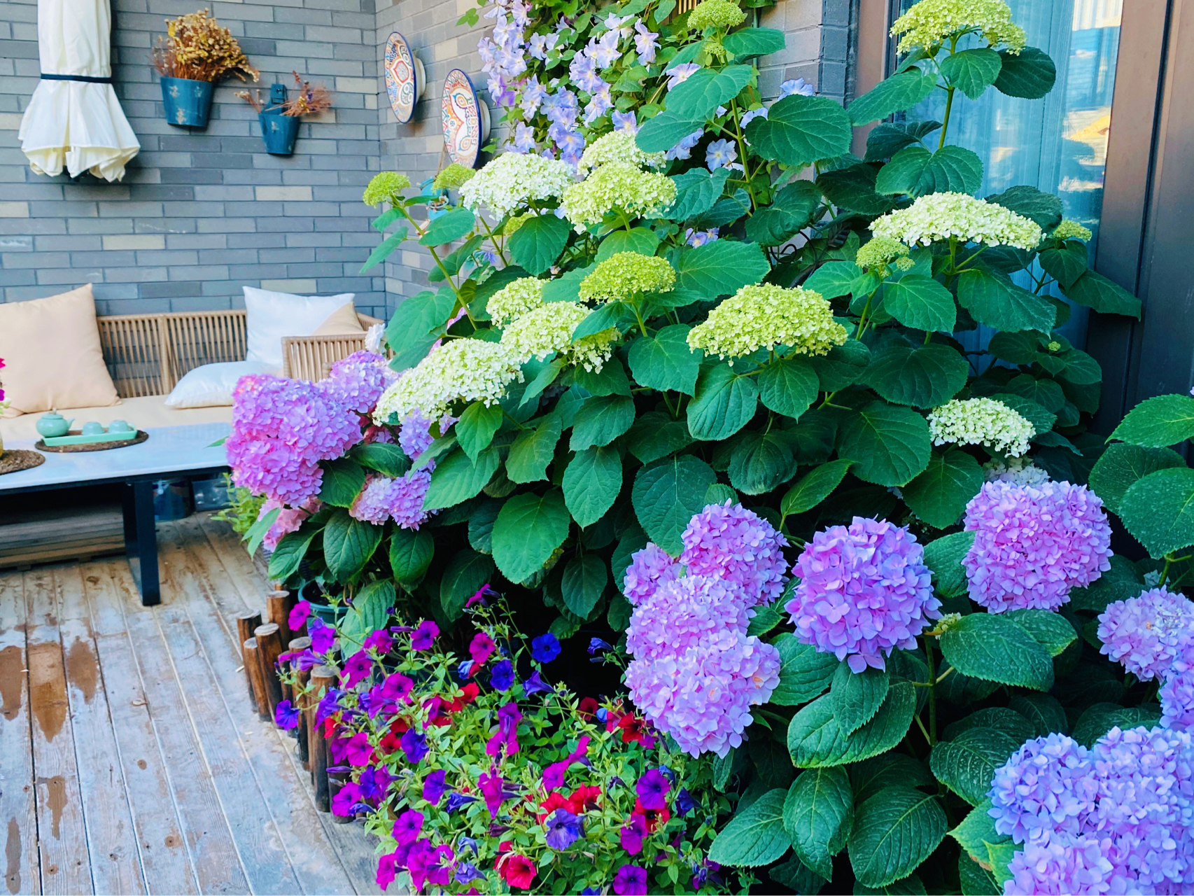 花2万元，改造25㎡别墅露台，这么漂亮的屋顶花园，有撩到你么？