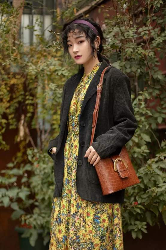 穿衣搭配 如何搭配港风服装？细节体现精致，品味提升格调，让你美出新高度