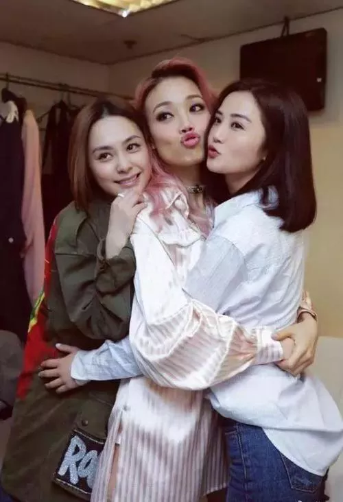 容祖儿|因为长得丑被炒鱿鱼，她却靠一副好声音称霸至今，8岁到80岁都粉她