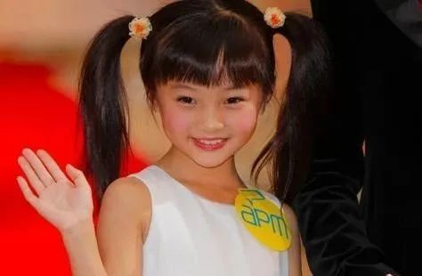 Hi家有小甜椒儿|林妙可现体育频道变解说员，这姑娘咋又胖回去了，一胖毁所有啊