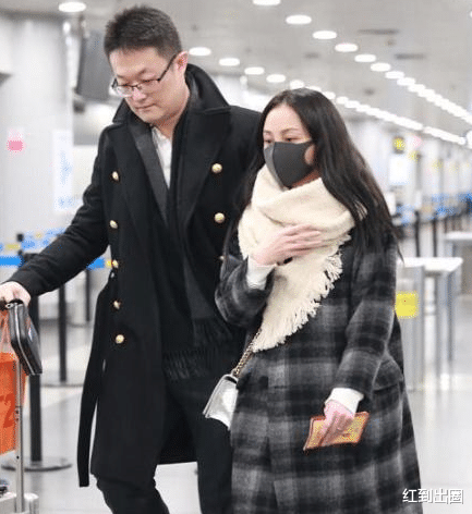 46天婚礼大作战|太卑微！富豪老公被曝出轨后，姚笛不计前嫌和他牵手现身，力破婚变传闻