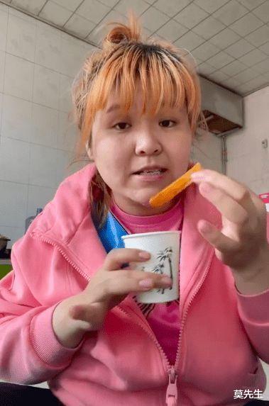 |2021被央视狠批的网红，没有一个无辜，有人借直播搭讪漂亮女性