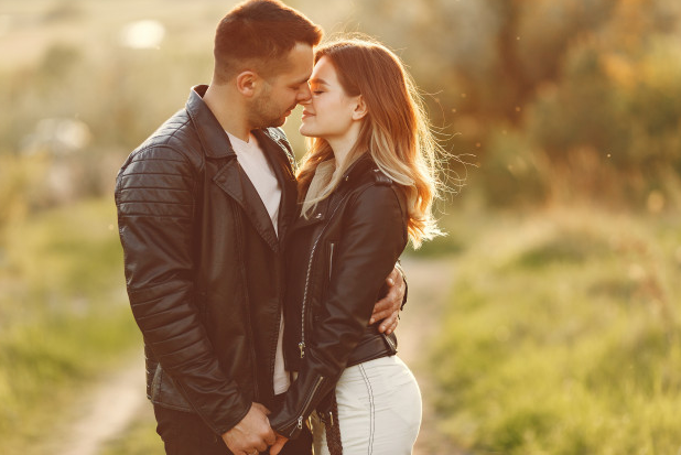 餐桌礼仪|心理学家：别跟吃饭时，有这几个习惯的人交往，人品很差